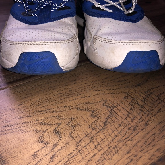 Nike Air Huarache Running Shoes - Picture 11 of 15